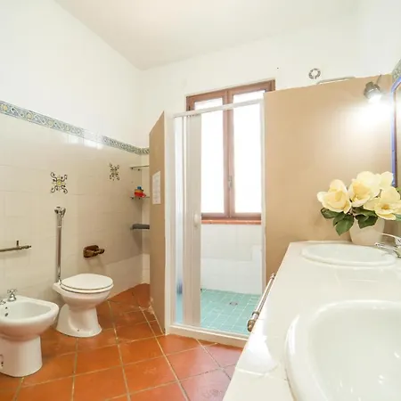 Holiday home Stunning In With Outdoor Swimming Pool