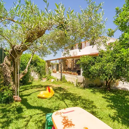 Holiday home Stunning In With Outdoor Swimming Pool