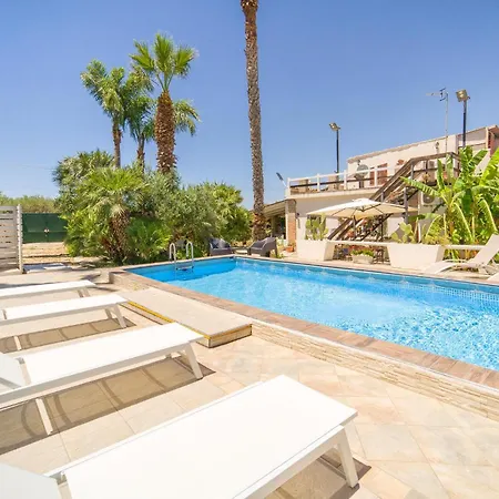 Stunning In With Outdoor Swimming Pool Holiday home *