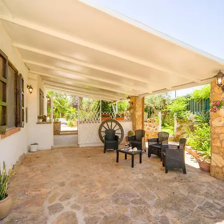 Stunning In With Outdoor Swimming Pool *
